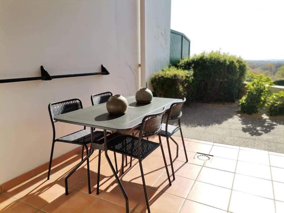 T1 Bis Avec Piscine Vue Golf Et Montagnes Apartment Arcangues Exterior photo