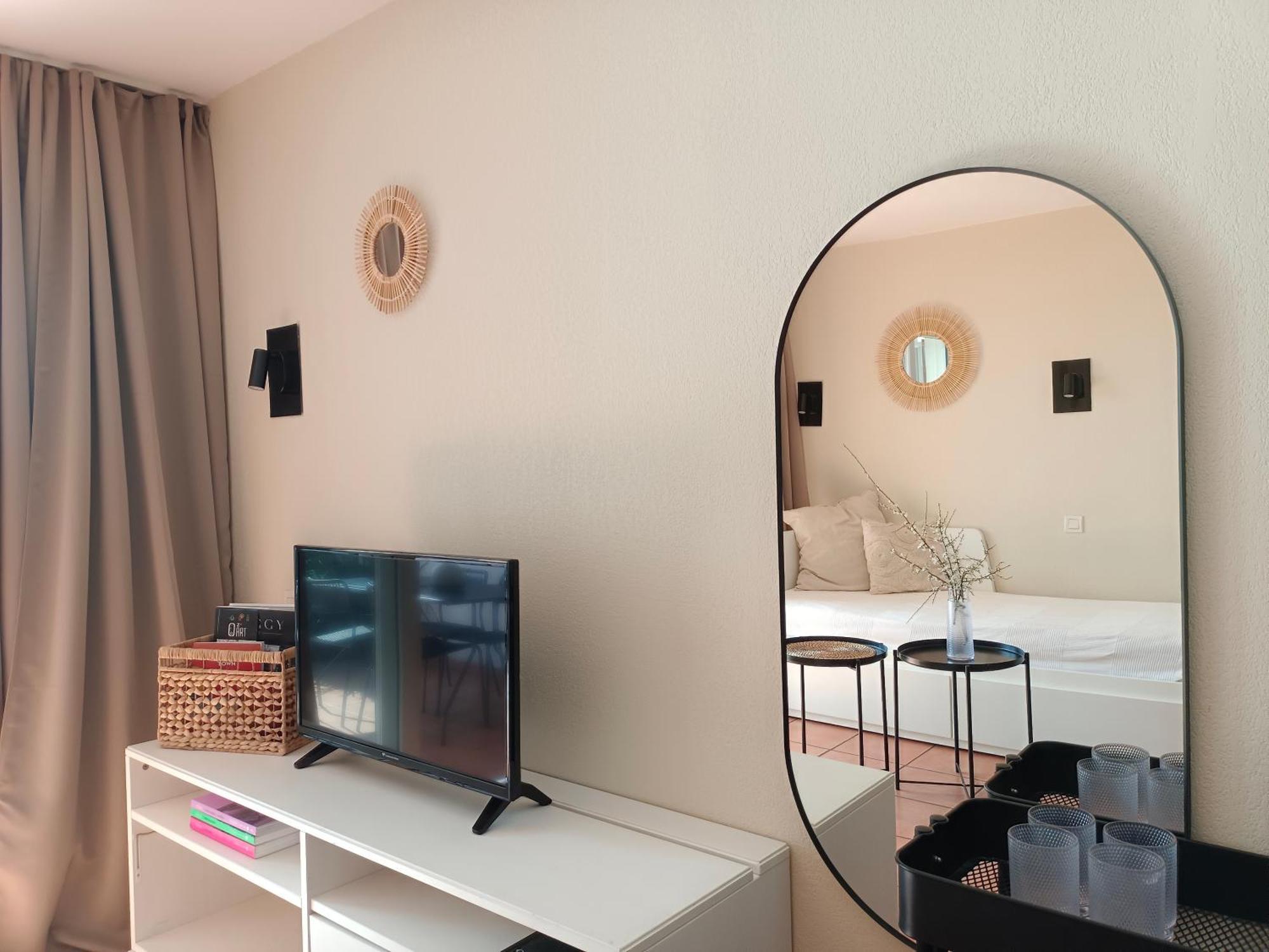 T1 Bis Avec Piscine Vue Golf Et Montagnes Apartment Arcangues Exterior photo