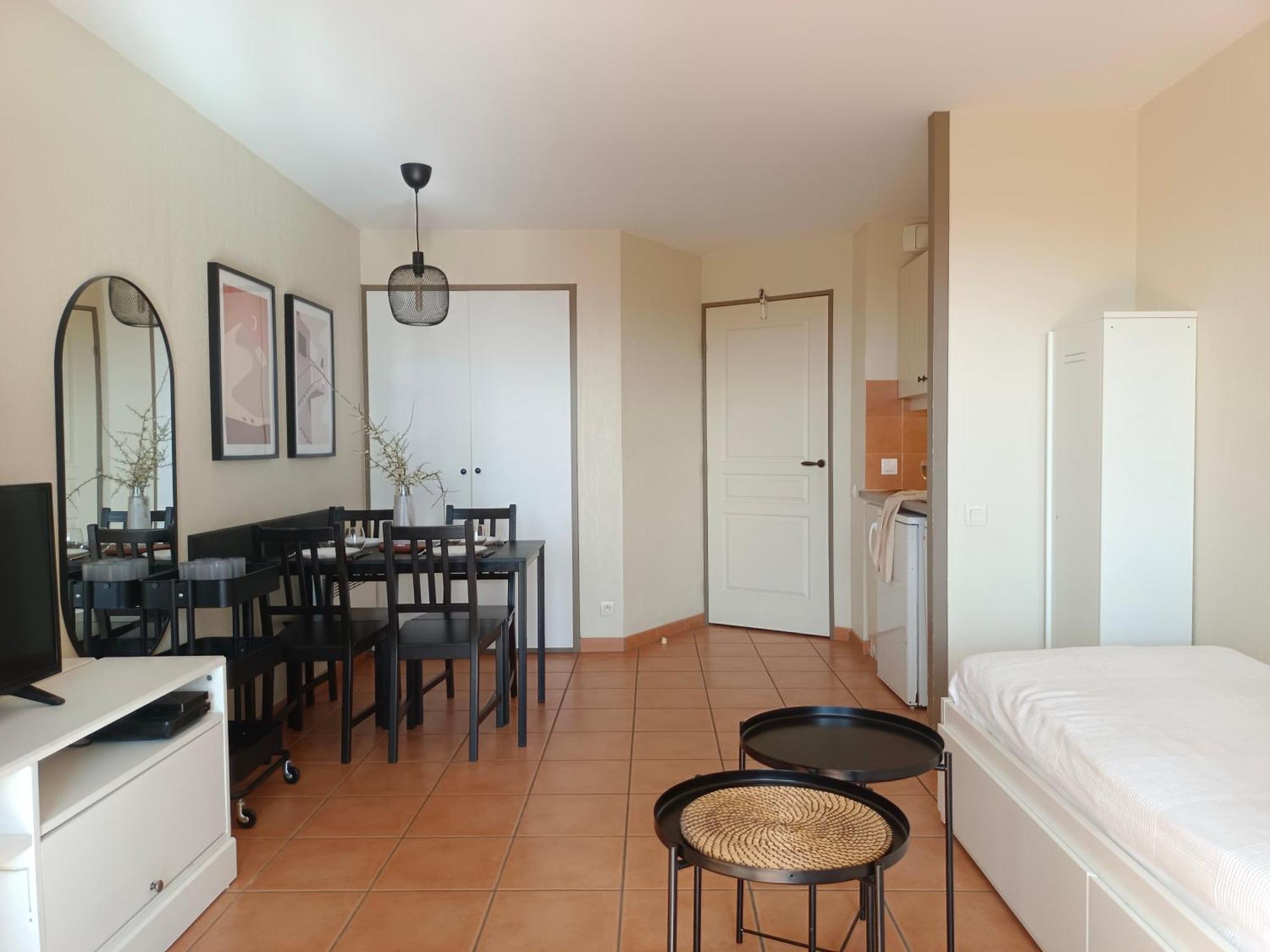 T1 Bis Avec Piscine Vue Golf Et Montagnes Apartment Arcangues Exterior photo