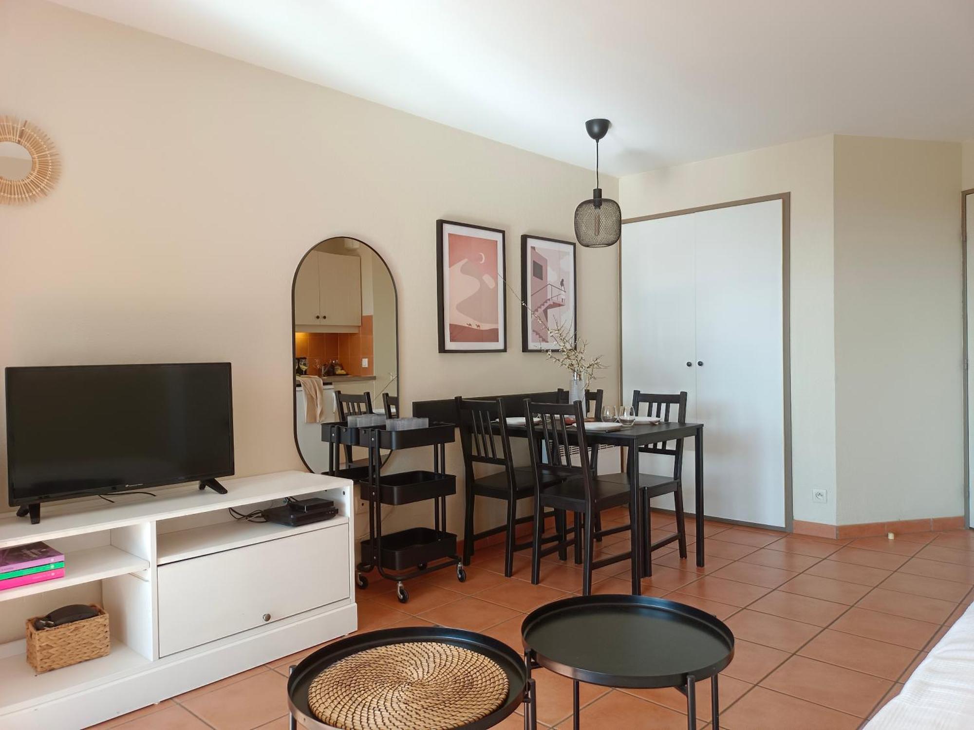 T1 Bis Avec Piscine Vue Golf Et Montagnes Apartment Arcangues Exterior photo